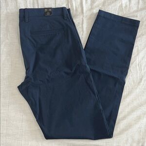 $118 J.Crew Men’s 484 Slim-fit tech Chino pants Navy Size 32X32